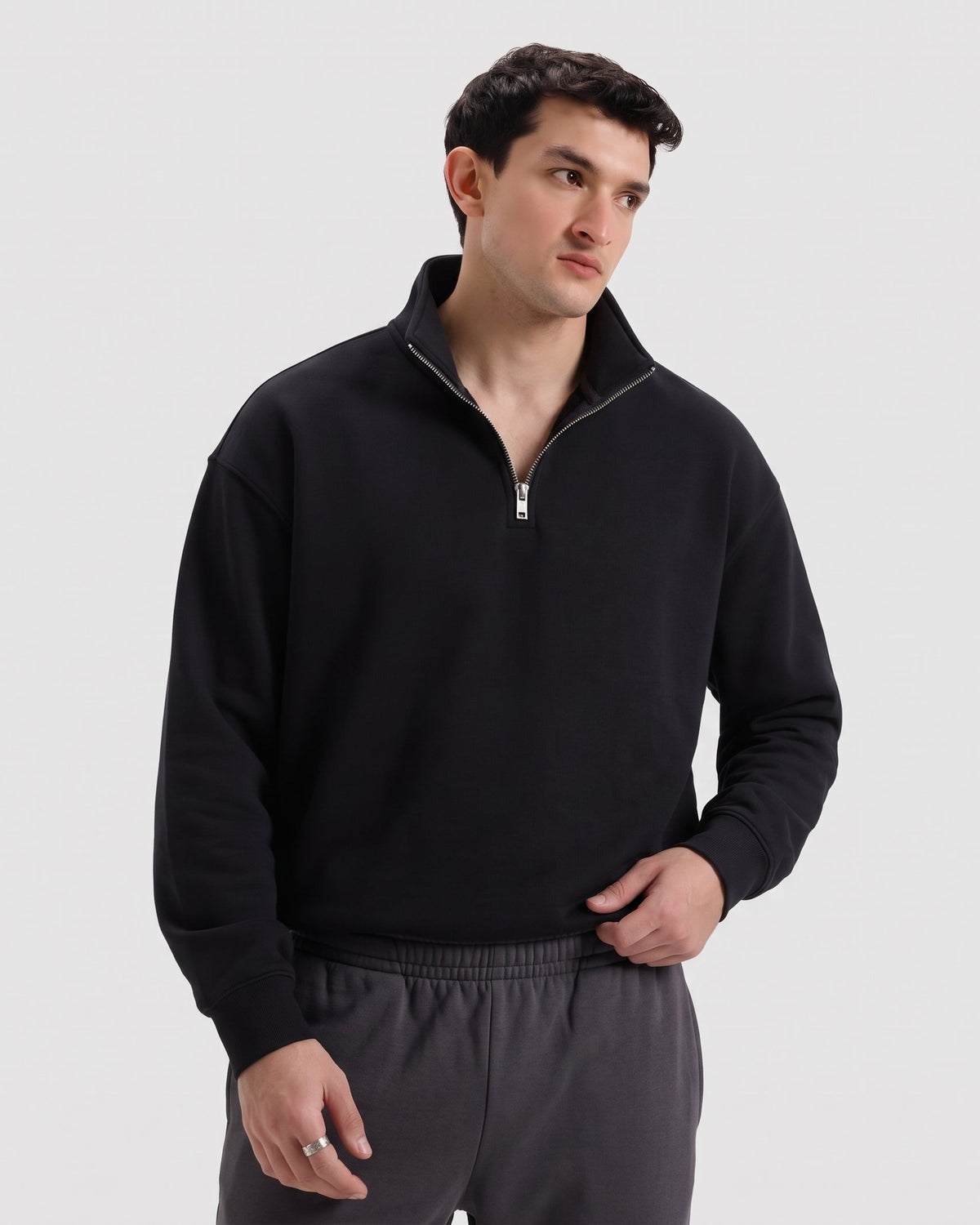Classic Quater Zipper Black
